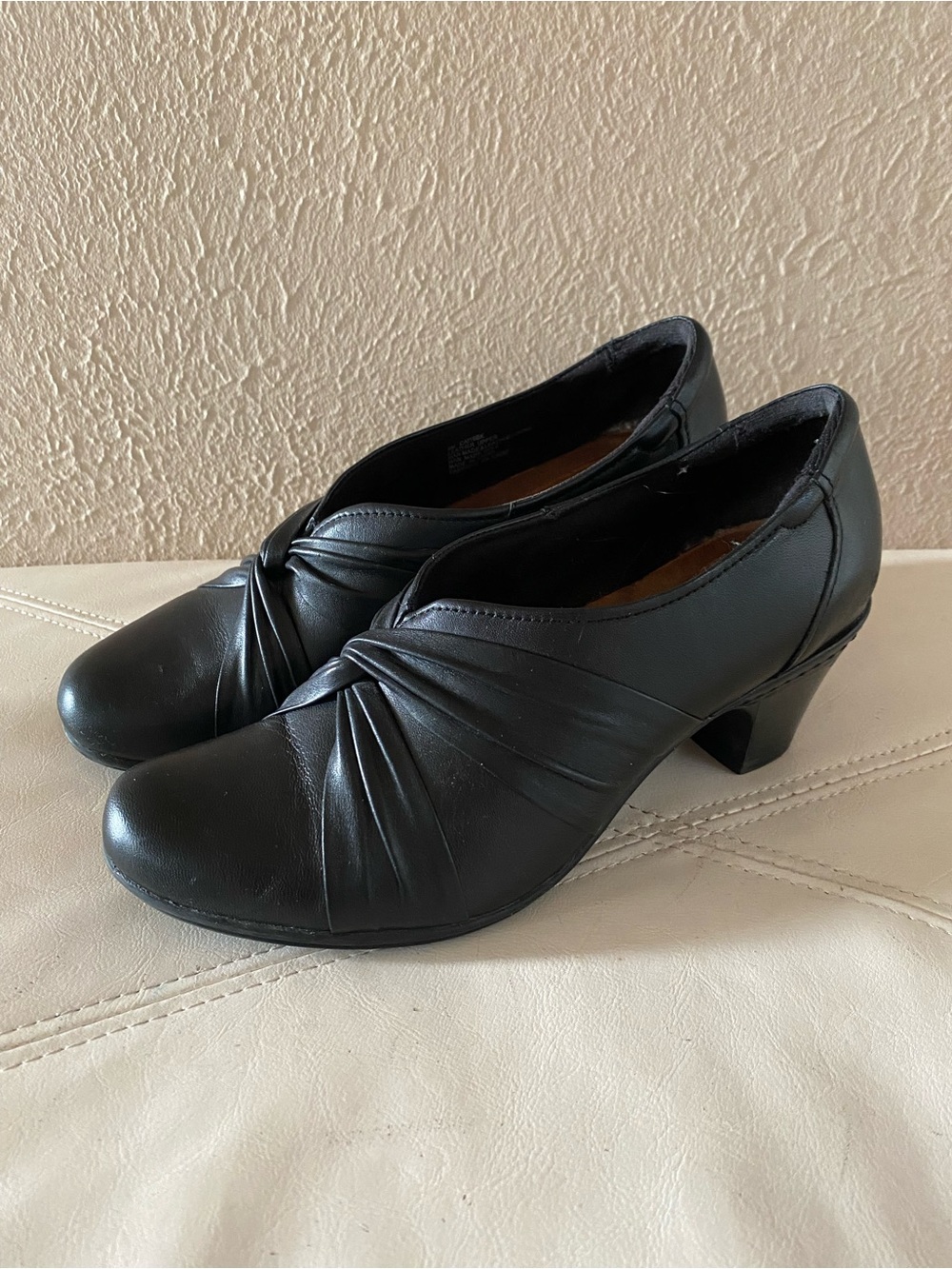 Cobb Hill by New Balance Black Leather Heels Twist-Detail Low Heel Pumps Size 9